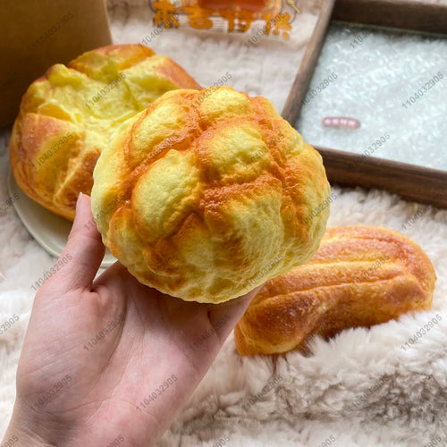 Bakery-Themed Squishy Toy – Soft, Slow Rebound Toast for Stress & Anxiety Relief