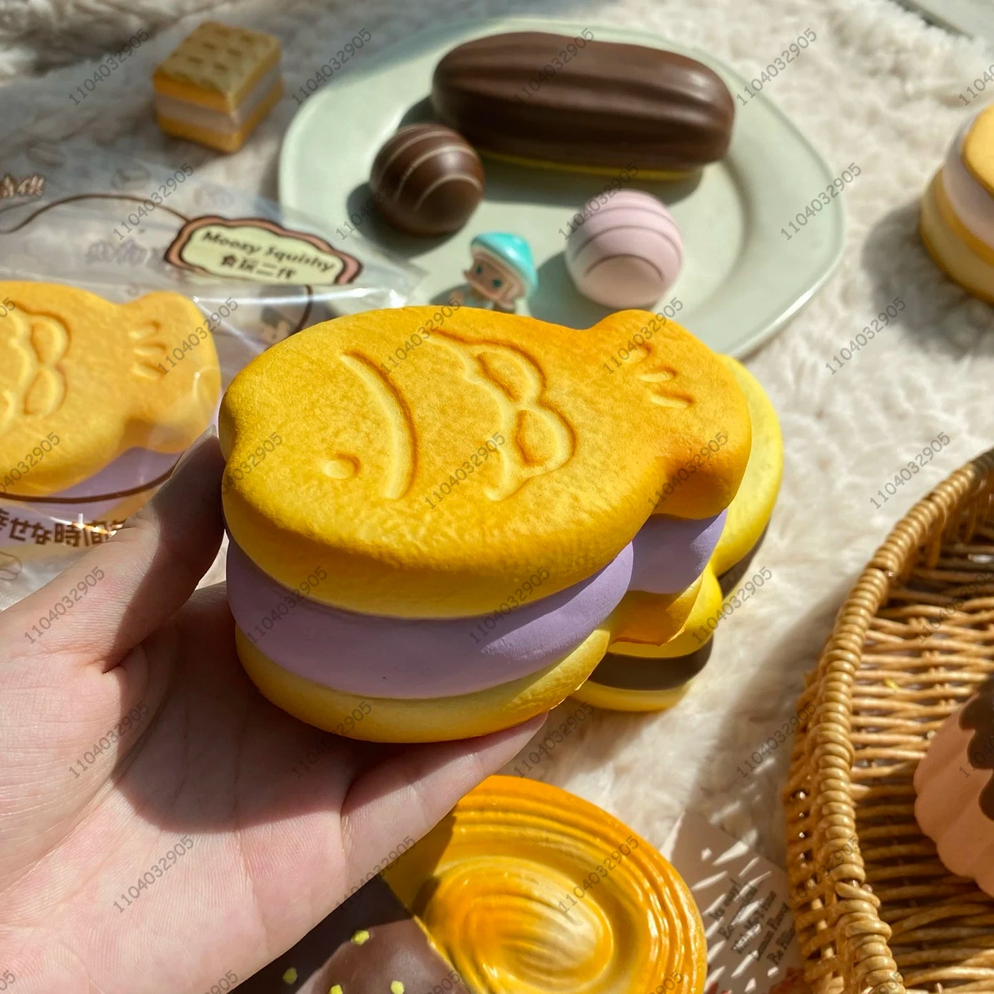Bakery-Themed Squishy Toy – Soft, Slow Rebound Toast for Stress & Anxiety Relief