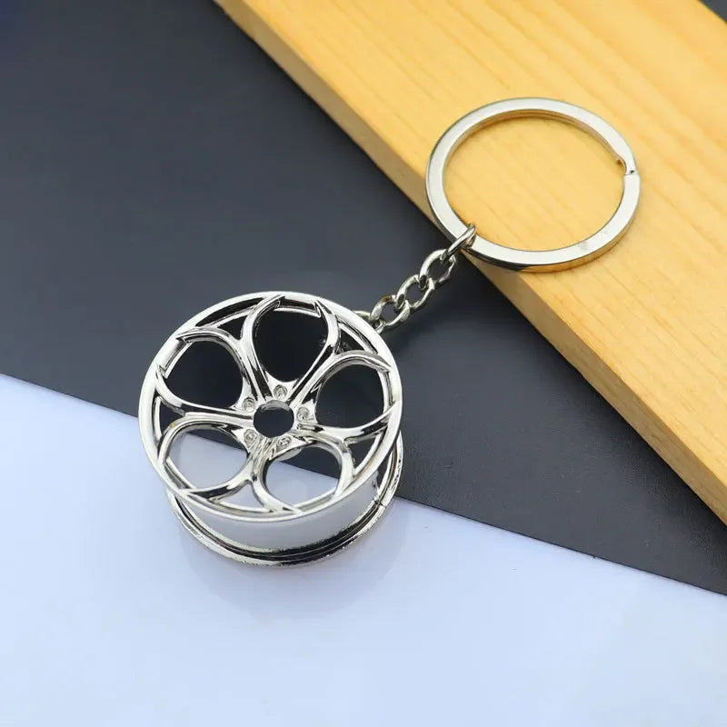 Mini Alloy Car Wheel Rim Keychain – Perfect Gift for Car Enthusiasts